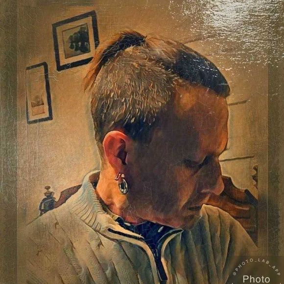 Meet your Posher, Nik - Picture 1 of 1